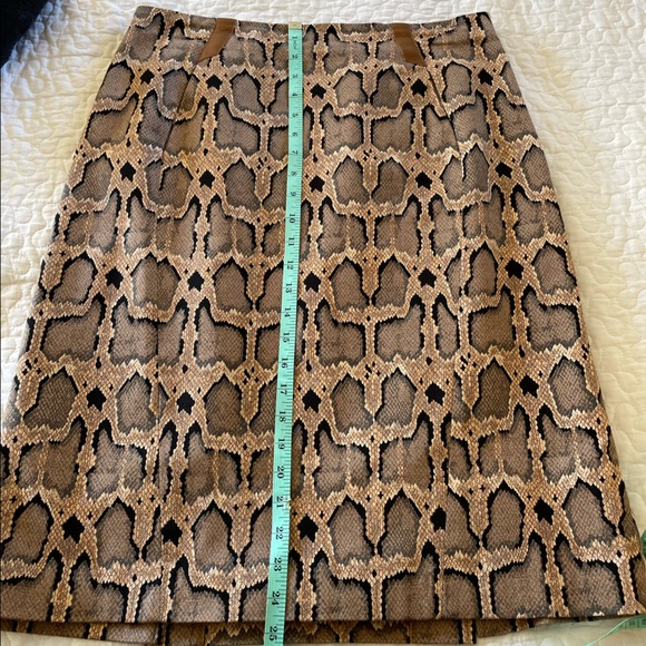 Snake Pattern Skirt, Size 12 - Picture 10 of 12